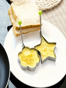 2 piezas de moldes de acero inoxidable para huevos - Moldes creativos antiadherentes para huevos fritos y panqueques, herramienta de moldeado DIY para el desayuno, adecuada para cocinar, hornear y preparación de alimentos - Apta para Navidad, Halloween, Pascua, Acción de Gracias, Día de San Patricio, herramienta de cocción de panqueques y huevos sin electricidad, accesorio de cocina caravana, color aleatorio - Multicolor - Ver 3