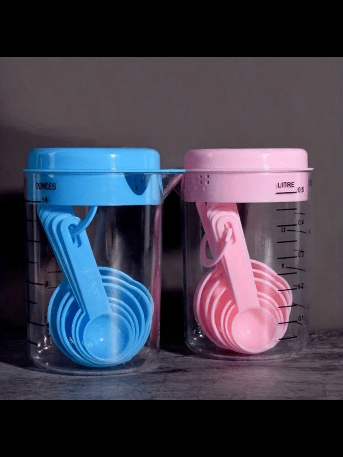 1 套量杯和量勺、塑料刻度粉勺、烘焙量勺、厨房烘焙工具套装 - 彩色 - 查看 1