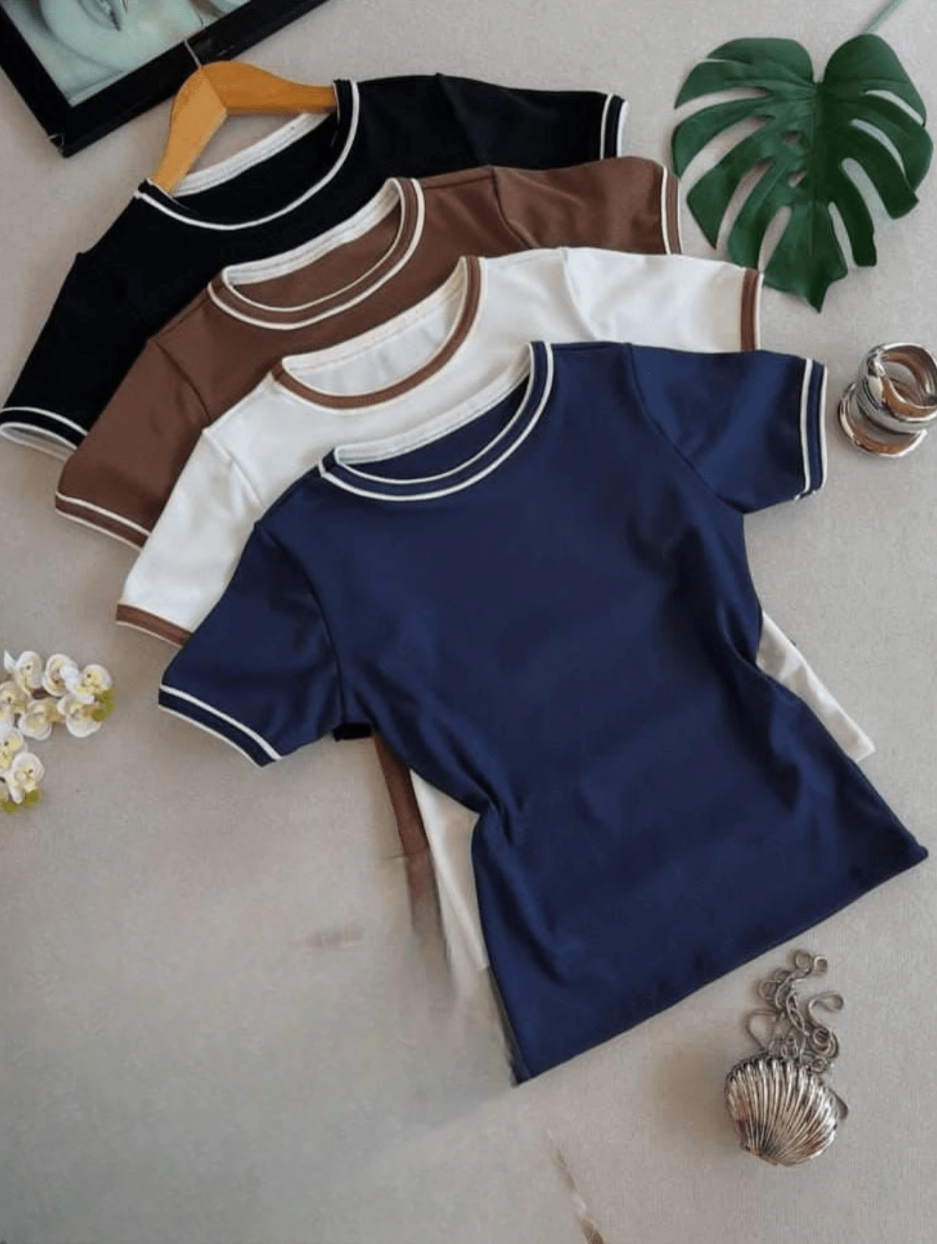 Women's Short Sleeve Blouse In Plain Ribbed Fabric With Round Neck And Collar And Sleeve Details - màu đen - Xem 1