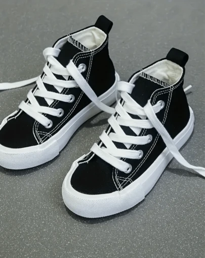 1 par de Tenis deporticos de niño de moda, Suela Antidelizante Cómodos al caminar 12- 21 mx Calidad premium Colores Versatiles Color Negro Blanco Rojo Naranja