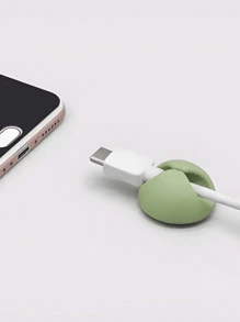 3 قطع منظم كابلات، مدير كابلات المكتب، حامل كابل شحن الهاتف المخفي مناسب للطاولات الجانبية والمطابخ والمكاتب، مدير كابلات متعدد الوظائف من مادة البولي بروبلين للمكتب والسيارة، مشابك كابلات لاصقة بدون ثقب، اكسسوارات تنظيم أنيقة لأجهزة إلكترونية وشواحن محمولة. اليوم الوطني