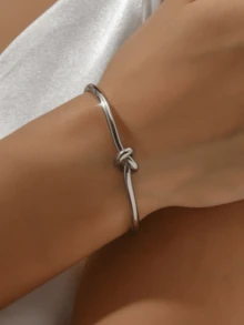 A Geometrically Shaped White Gold Bracelet With Buttons, Suitable For Ladies To Wear On A Daily Basis - Silver - View 1