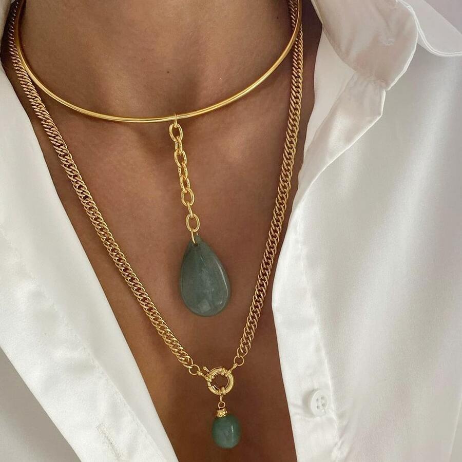 manbara قلادة معدنية رقيقة ذهبية ناعمة قابلة للتعديل على طراز رجعي للنساء ، قلادة طوق مع قلادة حجر كريستال طبيعي أخضر بشكل قطرة الماء ، سلسلة رقبة مجوهرات مثالية للصيف - طوق - مشاهدة 1