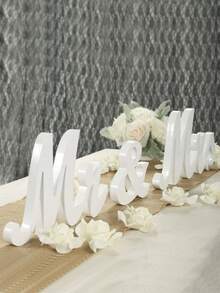 1 Bộ chữ trang trí bằng gỗ, "MR&MRS", dùng để bàn, làm logo, bảng trang trí, trang trí tiệc cưới, trang trí nhà cửa, phụ kiện chụp ảnh cưới, bảng trang trí bàn cưới, phụ kiện cưới ngoài trời. - trắng - Xem 1