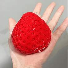1/10/50 peças de brinquedos Taba de morango feitos à mão, brinquedos fofos de apertar de morango, brinquedos de apertar de morango Kawaii, brinquedos de apertar de geleia de morango, coisas engraçadas e inovadoras adequadas para escritório, brinquedos de alívio de estresse em formato de morango vermelho. Esses brinquedos são adequados como lembrancinhas de festa e presentes de aniversário para todas as faixas etárias.