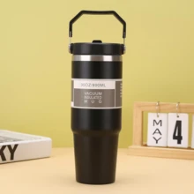 30盎司带吸管盖手柄杯，双层真空隔热水瓶，防漏杯身，适合旅行咖啡杯，杯架友好，适用于办公室、家庭、运动