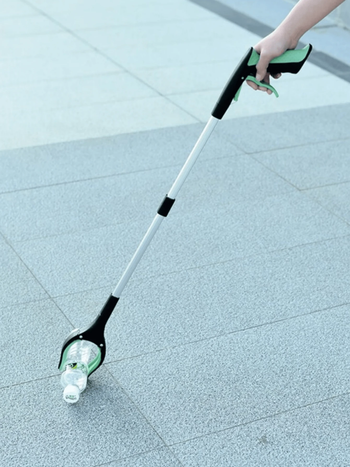 1 件拾取夹，抓取工具，32 英寸可折叠抓取器，适合老年人，加大宽口垃圾拾取器，带强磁尖端轻型垃圾拾取器 - 黑色藍色 - 查看 1