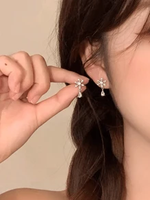 1 Pair Elegant Christmas Snowflake Water Drop Pendant Earrings, Suitable For Women Any Occasion, Christmas Holiday Gift