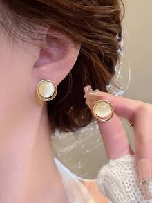 Bộ 6 món kiểu Hồng Kông cổ điển, mặt dây chuyền ngọc trai tròn bề mặt nhẵn, bông tai hình mắt mèo và bông tai đinh tán, thích hợp cho bé gái. - Một cỡ - Xem 8
