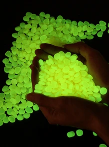 500 PIEZAS - Piedras pequeñas fosforescentes, accesorios de jardín luminosos, decoración para paisajismo en microentornos, pecera, exteriores, patios, césped y senderos. Piedras decorativas fosforescentes para macetas, plantas y decoración de acuarios (aproximadamente 1 cm)