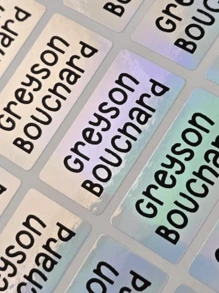 50-300 Stücke personalisierte Namensaufkleber holografisch 3*1,5 cm in beliebigen Schriftarten, klare wasserfeste Namensaufkleber, Flaschenetiketten, personalisierte Namensaufkleber, Namensschilder für Schule, Lager, personalisierte Namensaufkleber, Rückkehr zur Schule, Aufkleber aus Vinyl, wasserfest für Herbstfeste, Halloween, Thanksgiving, Weihnachten und Silvester