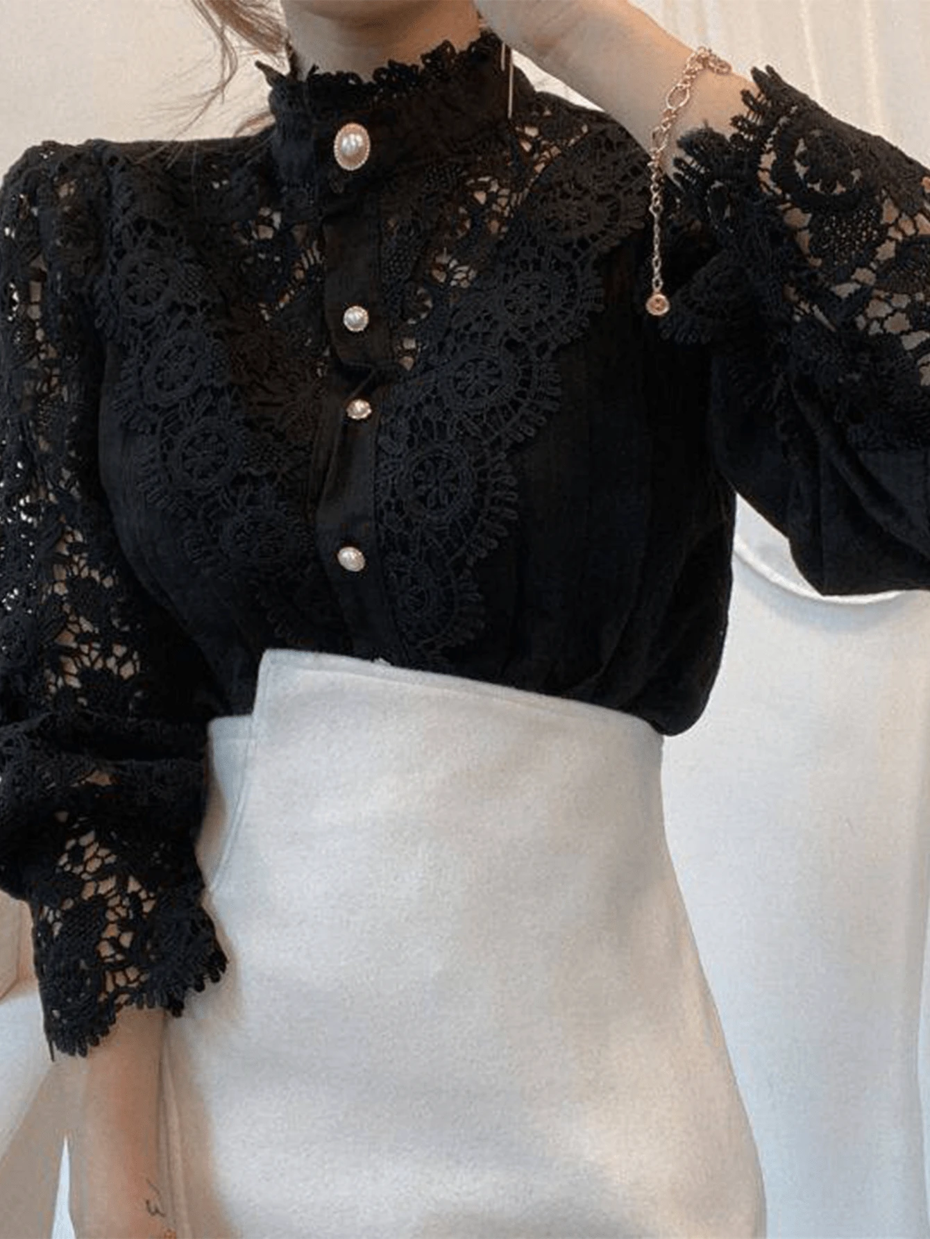 Women's Lace Blouse, Long Sleeve Shirt With Lace Buttons - Negro - Ver 1