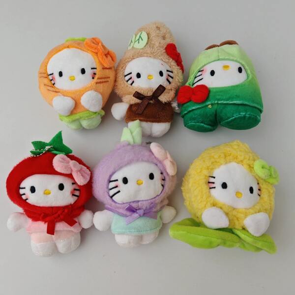 Sanrio 1 قطعة 2025 قلادة زخرفية شلالات مع قطة كيتي كاواي، قصة الفواكه والخضروات، هدية عيد ميلاد إبداعية