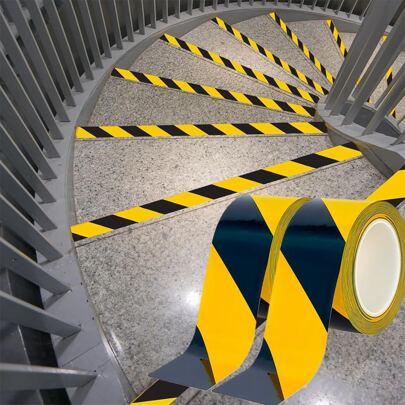 1roll Black & Yellow Hazard Tape Warning Safety Stripe Tape For Floor Marking, Strong Adhesive Wear Resistance Warterproof Caution Tape Roll Ideal For Walls, Floors, Pipes And Equipment