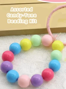 庆祝 Kawaii 50 周年！6 款标志性复古设计（1974-2024），饰以珐琅吊饰细节。限量收藏版，附全息周年纪念版！ - 彩色 - 查看 6