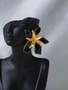 1 par de pendientes de botón con flor en capas negro y dorado, estilo retro, de alta gama, de estilo minimalista - Flores dobles negras y doradas. - Ver 4