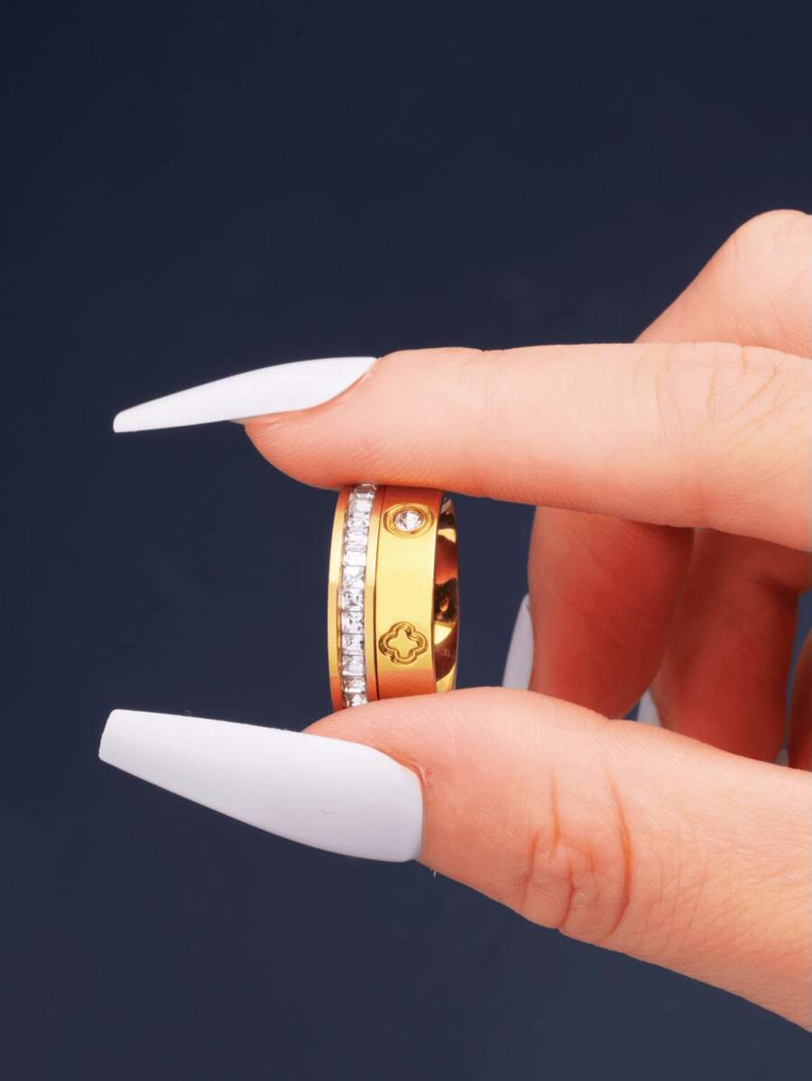 2 Peças Conjunto Anel de Banda com Cristal de Trevo de Quatro Folhas mais Anel Pavê, Joias de Aço Inoxidável Banhadas a Ouro 18K, Adequadas para Uso Diário de Mulheres, Lançamento Novo de 2025