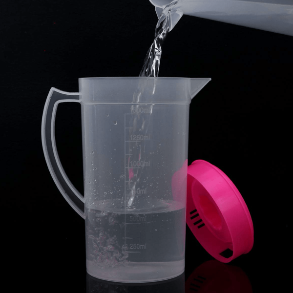 Große Kapazität Kunststoff Kaltwasser Krug, geeignet für Saft, Milch, Wasser, Haushalts Kunststoff Wasserflasche, kälte-/hitze-/stoßfest, geruchlos, hohe Qualität, verstärkter Griff, dichter Deckel & Filter, große Kapazität, geeignet für gekühlte Getränke, Outdoor Camping, Tee Zubereitung und Küchen Verwendung.