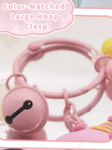 庆祝 Kawaii 50 周年！6 款标志性复古设计（1974-2024），饰以珐琅吊饰细节。限量收藏版，附全息周年纪念版！ - 彩色 - 查看 5