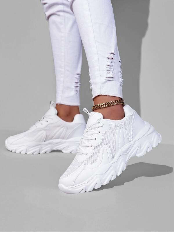 Baskets de grande taille à mailles respirantes de couleur unie à la mode pour femmes, chaussures à semelle épaisse et plateforme confortable