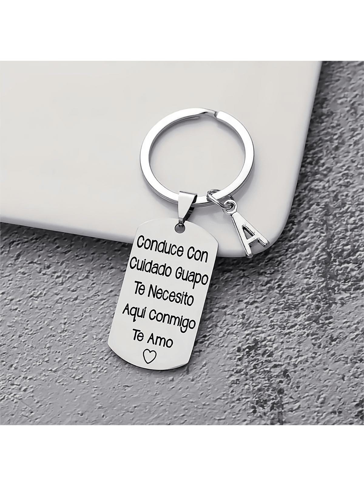 1 pièce Porte-clés en acier inoxydable sculpté de style espagnol, cadeau romantique de la Saint-Valentin pour mari ou petit ami, breloques pour sac de Noël, accessoires de voiture, idées de cadeaux pour sœur, enseignant