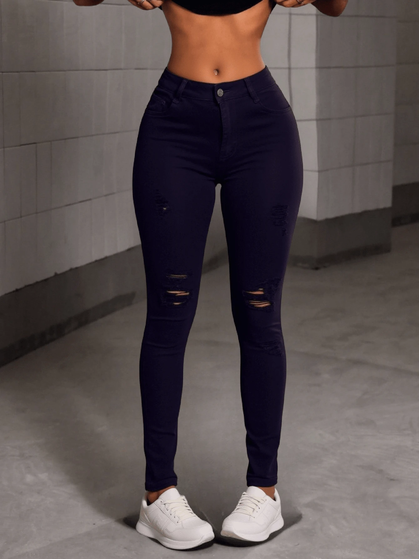 Vaqueros ajustados de cintura alta y rotos - Negro - Ver 1