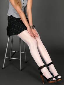 1双加大码女式亮面性感连裤袜 - 白色 - 查看 1