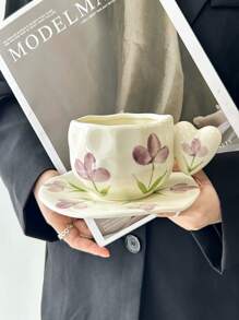 Cabin Kangaroo 1 套手工制作的不对称心形陶瓷杯碟套装，日式高品质釉下花卉装饰，适用于水、牛奶、茶、咖啡、办公室、生日、节日礼物