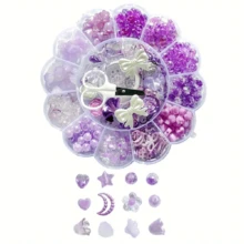 花卉图案多色 DIY 手工套件，包含各种小配件、剪刀和其他手工工具，用于制作手镯、项链和装饰性悬挂工艺品