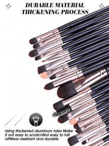 33件套专业化妆刷套装，含刷子清洁垫，包括：20支化妆刷、3个化妆海绵、3个洁面海绵、6个三角粉扑，适用于粉底、腮红、眼影、遮瑕等。化妆刷套装，化妆刷套装，化妆刷套装，全套化妆刷，化妆刷套装，全套化妆套装，化妆刷套装，化妆刷套装，化妆刷礼盒套装