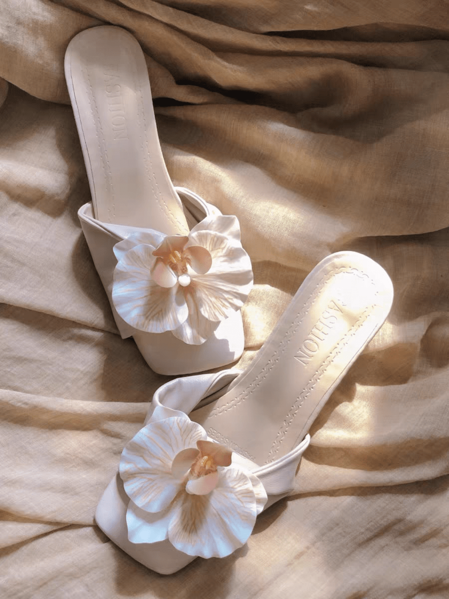 2pcs Detachable DIY Shoe Accessories, Beige, Coffee, Light Blue Iris Flower Shaped High Heel Shoe Decorative Clips, Fashion Elegant Shoe Clips For Heels, Sandals, Flats, Bridal Wedding Shoes, Party Shoes, Beach Shoes