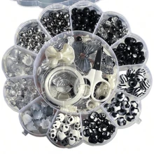 花卉图案多色 DIY 手工套件，包含各种小配件、剪刀和其他手工工具，用于制作手镯、项链和装饰性悬挂工艺品