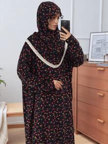 1 套柔软加大码穆斯林服装，碎花薄纱头巾，蕾丝拼接袖口上衣，腰部 + 长裙，女士长袍