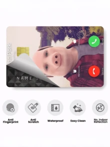 1张约翰·波切利诺（John Porcellino）电话表情信用卡装饰贴纸，趣味电话界面PVC卡创意个性化超薄防指纹保护套，高品质，防刮擦，男女通用，适用于小型芯片卡、银行卡、信用卡、交通卡、学生证等DIY，热门网络名人表情贴纸，趣味恶搞礼物，返校用品 - 多色 - 查看 6