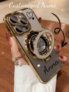 Capa de celular em TPU com letras personalizadas, nome e letras em relevo, com suporte eletrodepositado, compatível com 15 Pro Max/16 Pro Max/16 Pro/14 Pro Max/14 Pro/13 Pro Max/16 16e/ X7b/X8b/X6a/ 14 Pro Max. 1 unidade. Colorida, moderna e kawaii, com estampa de coração personalizada e exclusiva, com suporte em relevo. Presente ideal para aniversário, formatura, casamento, Dia das Mães, Dia dos Pais e para sempre. Amor eterno. - Ouro - Ver 1