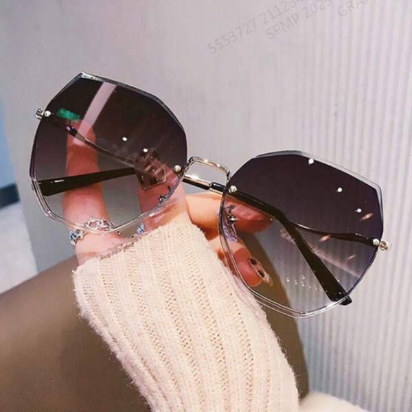 Plus Size Women's Fashionable Facial-Flattering Fashion Glasses, Summer