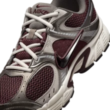 Nike V5 RNR Comfortable Versatile Low-Top Running Shoes, Men's, Red And Black, HJ5228-600