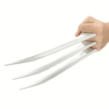 1 pezzo Pigiama in plastica con artiglio di lupo per feste di esibizione, superhero costiume, accessorio per il ruolo di Weapon, 1 Pezzo Pinza per artigli di Ognissanti e cosplay, oggetto decorativo