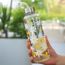 1 件 550 毫升透明刻度水瓶，花卉蝴蝶结设计，方便的手柄，可爱简约的美学，适合日常补水 - 彩色 - 查看 10