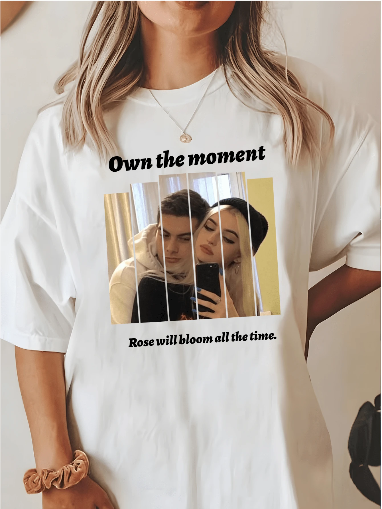 Custom Cotton Women's T-Shirts - Add Your Text And Photo On The Front (Landscape / Badge Pattern / Couple Photo / Family Photo / Selfie / Pet), Design Your Own Personalized Printed T-Shirt As A Gift, Couple Dating Shirt, Etc., Suitable For Anniversaries, Valentine's Day, Mother's Day, Birthdays, Holidays, Etc. 35% Cotton 65% Polyester, Comfortable And Casual, Custom Couple Shirts, Women's Tops, Custom Pattern Tops, Women's Short-Sleeved T-Shirts, Halloween Gifts, Unique Gifts, Thoughtful Gifts, Daily Wear, Travel, Fitness - trắng - Xem 1