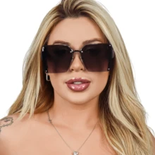 Óculos de Sol Feminino com Design Geométrico Ousado e Aura Retrô para Looks que Transbordam Atitude