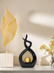A Premium Luxurious Decorative Flame-Shaped Figurine, Suitable For Placing On TV Cabinets, Bar Cabinets, Or Bedside Tables As Decor Or As A Christmas/Anniversary Gift For Friends And Family