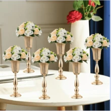 2 件金色花瓶，适合中央桌面装饰 - 金属桌面花架、婚礼装饰、生日、婚礼、周年纪念仪式、家居装饰