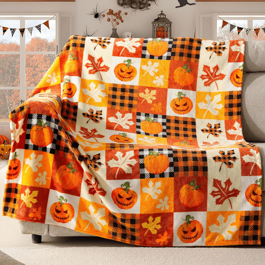 1pc Halloween Flannel Blanket, Pumpkin, Maple Leaf, Check As The Pattern Element Prin Throw Blankets, Blanket For Bed, Tapestry, Suitable For Home Decor,Fall Decor, Bedroom Decor, Room Decoration Stuff, Living Room Decor, Picnic Blanket, Best Friend Gifts, Bed,Halloween Decor