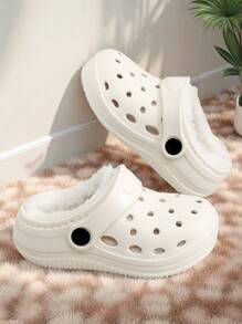 Modische neue perforierte Pantoffeln für Jungen und Mädchen für Winterwärme, tägliche Lässig, Atmungsaktivität, Zuhause und Outdoor einfarbig, einfacher flacher Boden, bequeme und vielseitige Pantoffeln