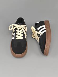 (Recommend Sizing Up) Women's Casual Sports Shoes, Lightweight Breathable Mesh Lace-Up Sneakers, Versatile Comfortable Flat Walking Shoes - 黑與白 - 查看 5