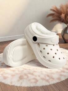 Modische neue perforierte Pantoffeln für Jungen und Mädchen für Winterwärme, tägliche Lässig, Atmungsaktivität, Zuhause und Outdoor einfarbig, einfacher flacher Boden, bequeme und vielseitige Pantoffeln