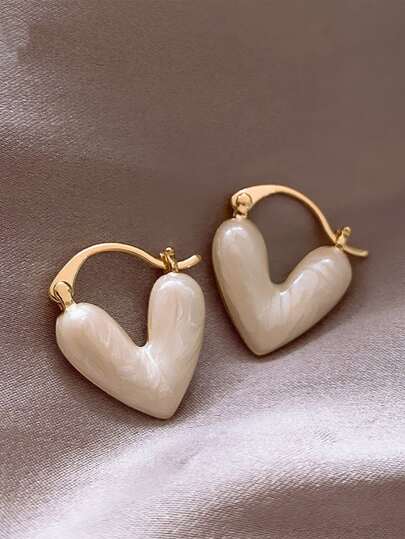 1 Pair Of Fashionable And Simple Heart-Shaped Earrings, Retro And Elegant Summer Jewelry Suitable For Casual Daily Wear