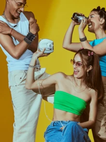 Yanxyad سوار جلد بنمط بانك مزين بالزنابير، سوار جلد بو يونيسكس مزين بالزنابير، طقم أساور بانك روك مزينة بالزنابير، أساور جلد أسود بزنابير بنمط بانك تلتف حول المعصم، طقم هدايا للرجال والنساء - الأسود - مشاهدة 5