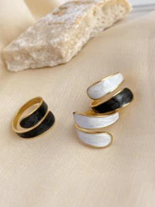 حلقة مفتوحة من الصلب المطلي بالذهب عيار 18 قيراط بتصميم بسيط، طلاء باللون المدرج على الطراز القديم، مناسبة للارتداء اليومي والمناسبات الرسمية، هدية مثالية للأصدقاء والمناسبات